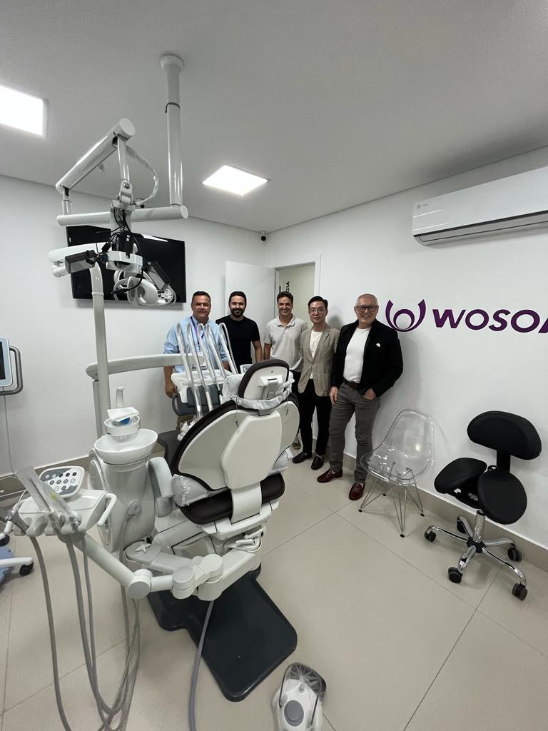 CEO DO WOSON GROUP, NO BRASIL, VISITA CLÍNICA ODONTOLÓGICA ALTO PADRÃO, EM SÃO PAULO.