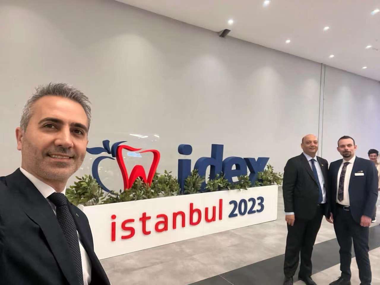 WOSON E ONCU  DENTAL NO 18º IDEX 2023, EM ISTAMBUL, TURQUIA